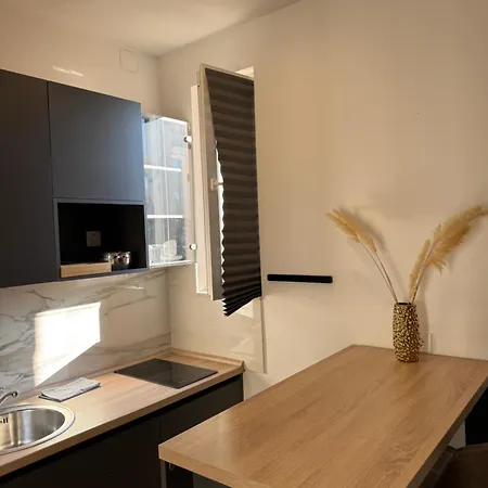 Modern Apartment In The Center Of Zagreb Exterior photo